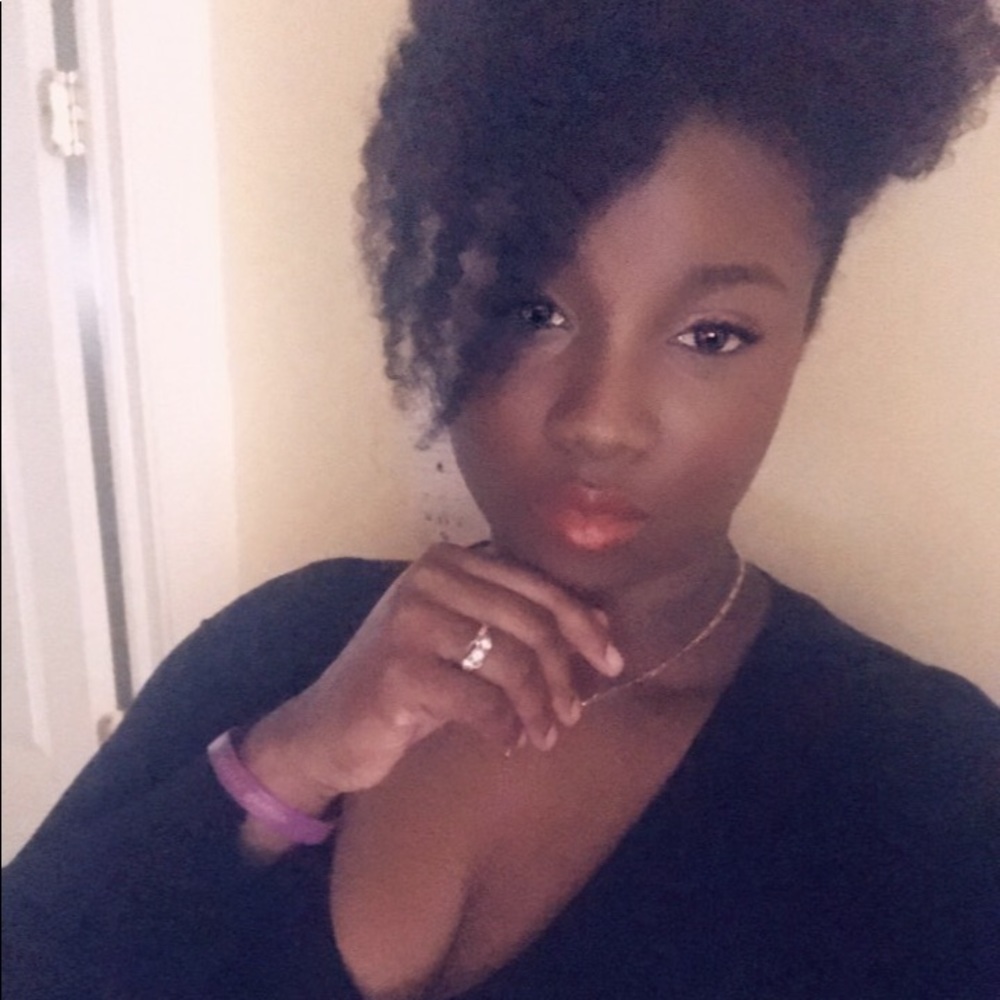 Meet your Posher, Alexandra